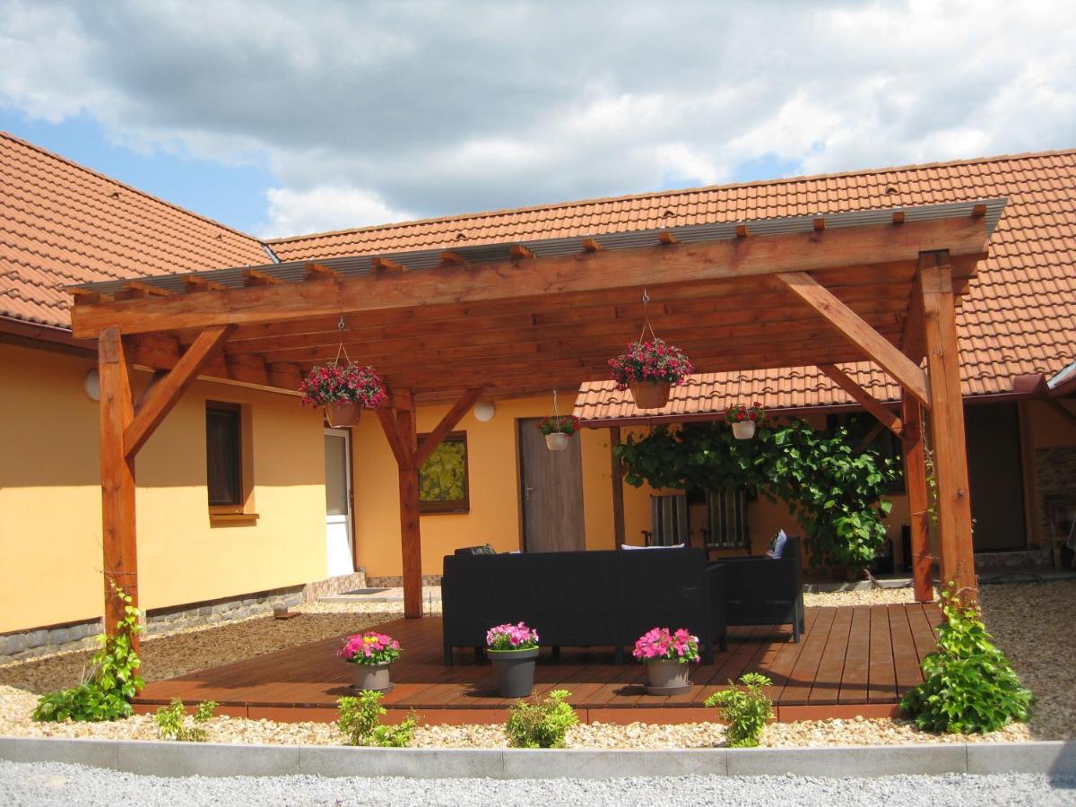 Apartmány včelka Hranice u Novych Hradu Exterior foto