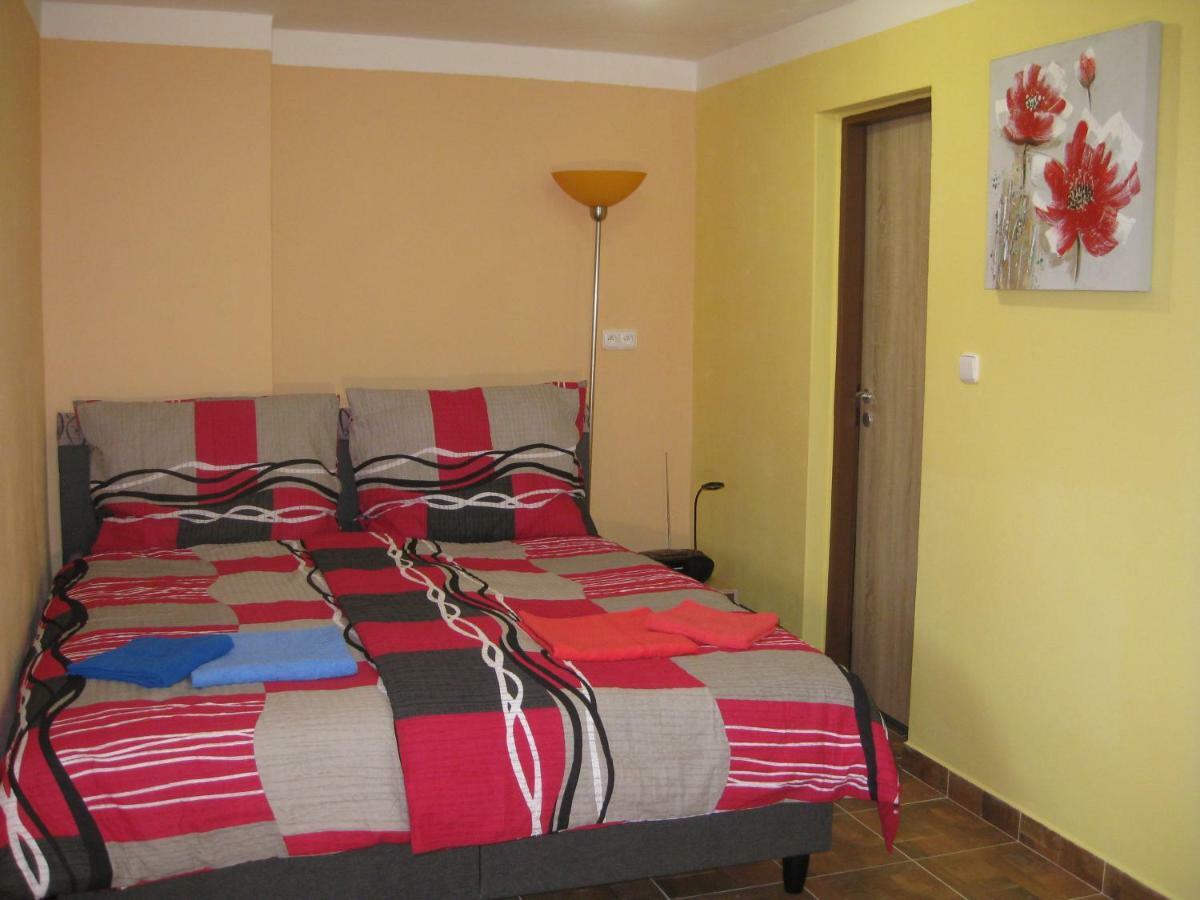 Apartmány včelka Hranice u Novych Hradu Exterior foto