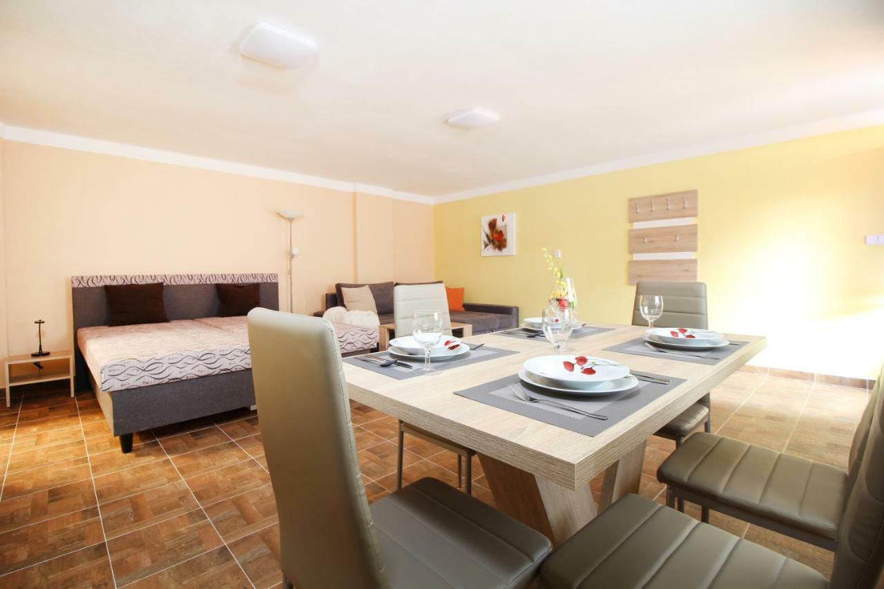 Apartmány včelka Hranice u Novych Hradu Exterior foto